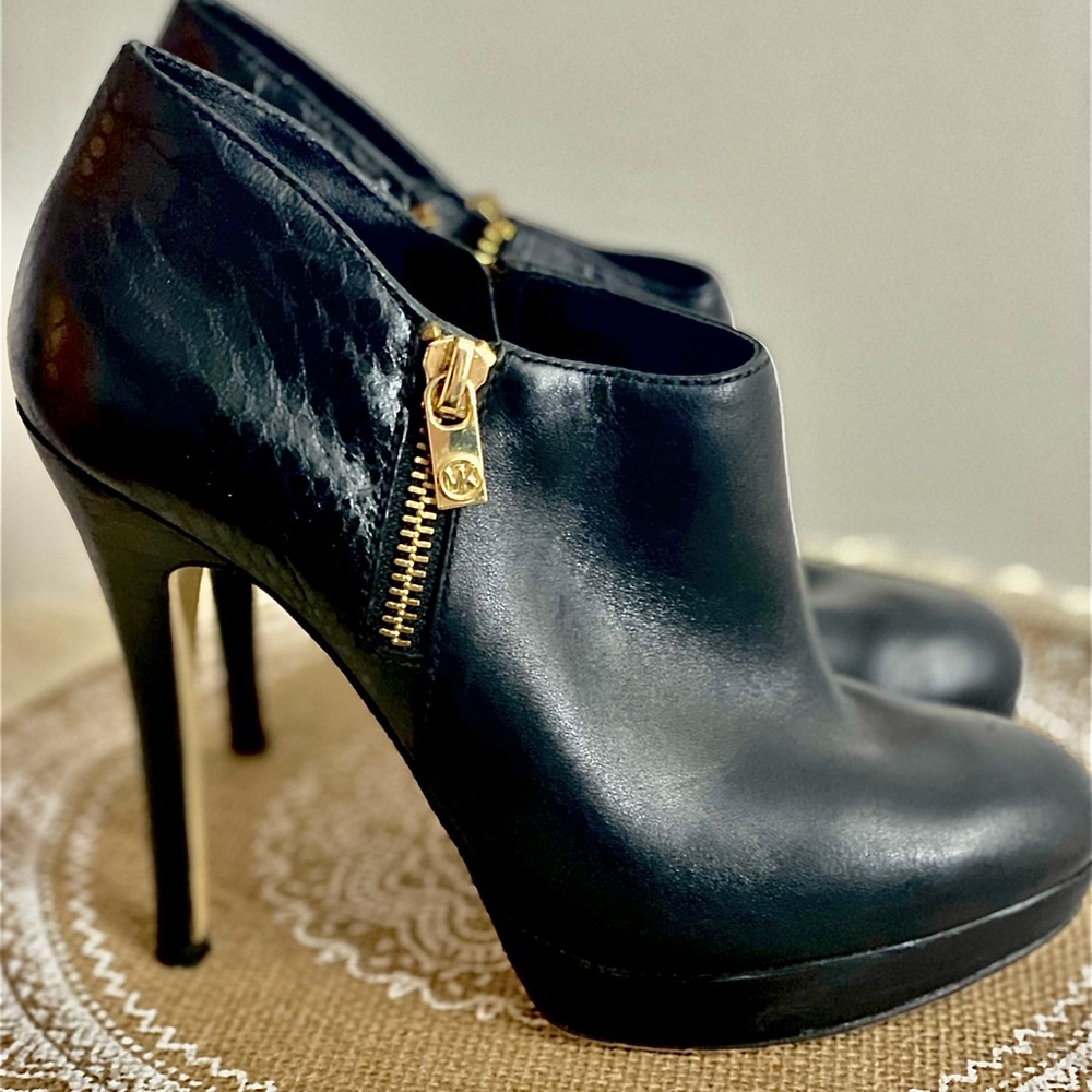 MICHAEL KORS - black heeled booties with gold zipper
